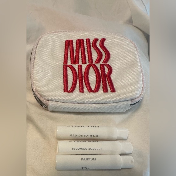 ❤️Miss Dior Perfume Zipped Pouch with 3 Samples❤️ - Picture 4 of 11